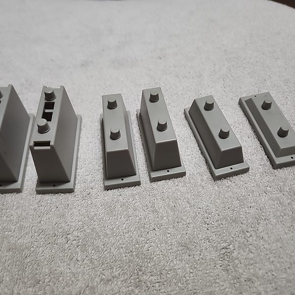 Life-Like Trains Bridge Pier Riser Support Set 6 Piece Accessory HO Scale Gauge - Picture 2 of 3